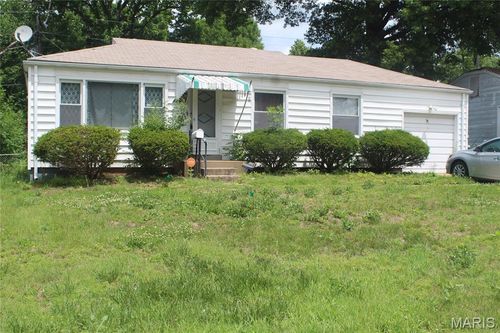 1501 Akron Dr, Saint Louis, MO, 63137-1517 | Card Image