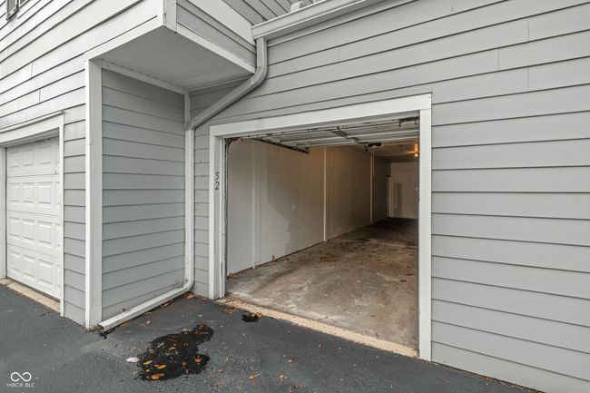 Garage #52 | Image 30