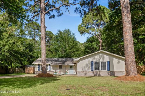 116 Braeburn Dr, Ocean Springs, MS, 39564-8400 | Card Image