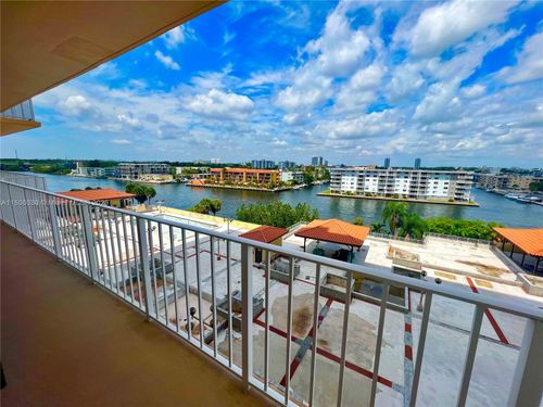 702-290 174th St, Sunny Isles Beach, FL, 33160-3248 | Card Image