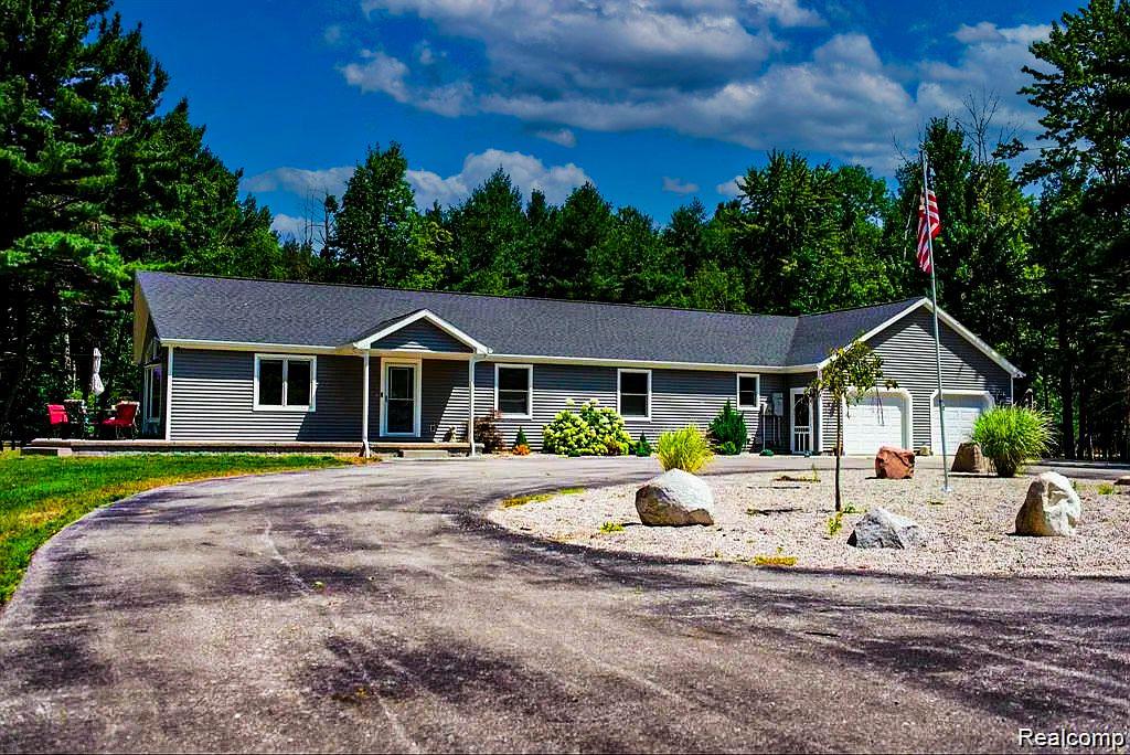 Riverside Dr, Beaverton, MI 48612