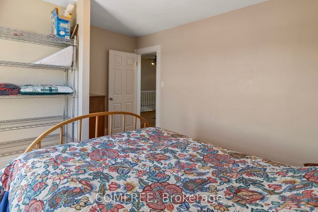8 Laura St, House other with 5 bedrooms, 3 bathrooms and 4 parking in Lyn ON | Image 39