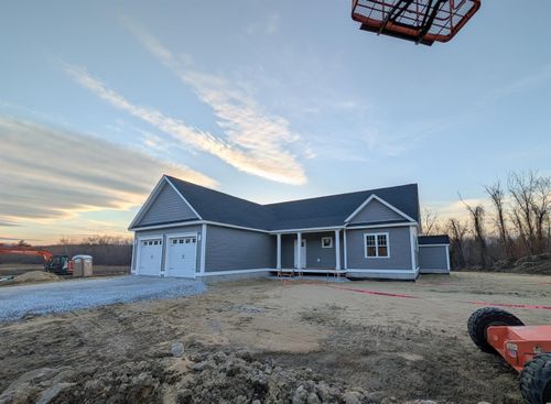 131 Merrimack St, Hooksett, NH, 03106-1416 | Card Image