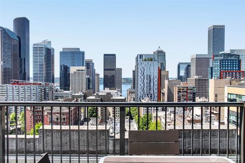 1011-1105 Spring St, Seattle, WA, 98104-3517 | Card Image