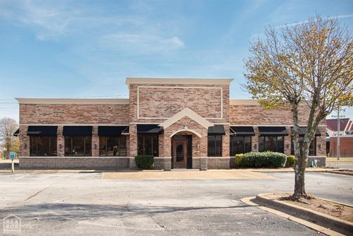 2400 S Caraway Rd, Jonesboro, AR, 72401-6207 | Card Image