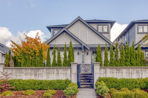 6585 Halifax St, Burnaby, BC, V5B2P9 | Card Image