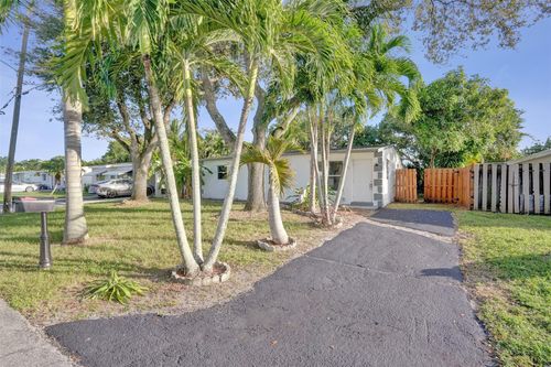 6092 Nw 24th Ct, Margate, FL, 33063-1955 | Card Image