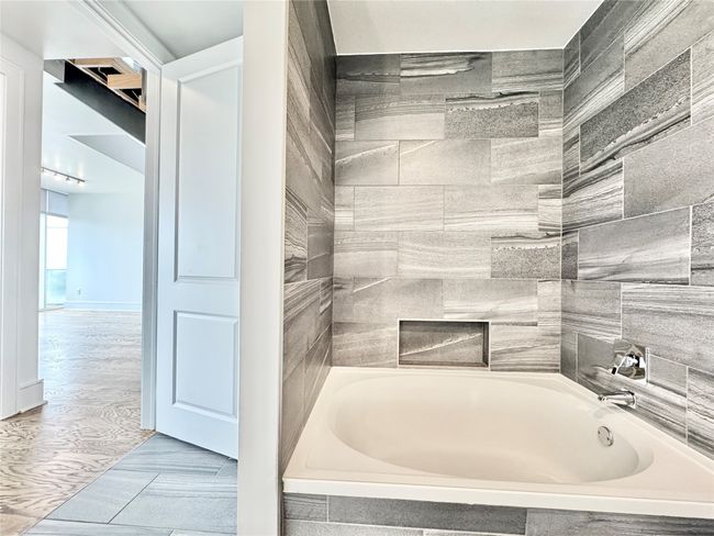 Bathroom with shower / bath combination | Image 22