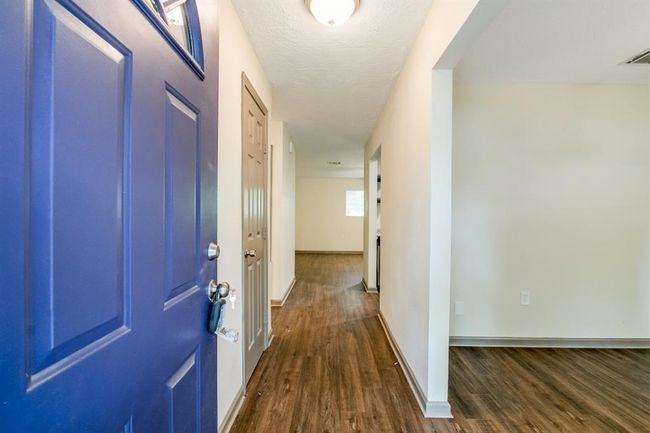 24615 Wilderness Rd, House other with 3 bedrooms, 2 bathrooms and 2 parking in Spring TX | Image 7