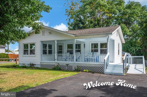 212 2nd St, COLONIAL BEACH, VA, 22443-1811 | Card Image