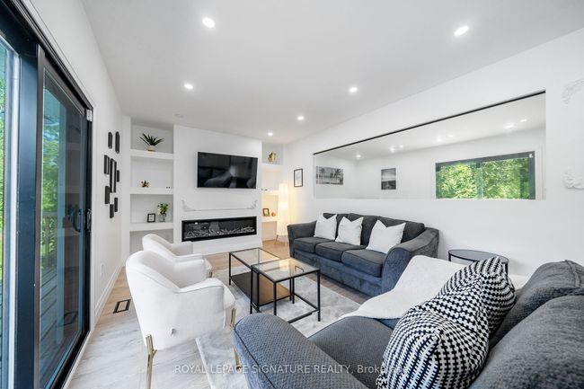20 Hillview Cres, House other with 6 bedrooms, 5 bathrooms and 8 parking in Midhurst ON | Image 10