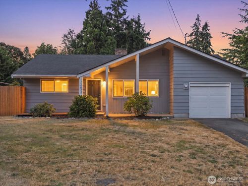 22628 87th Ave W, Edmonds, WA, 98026-8226 | Card Image