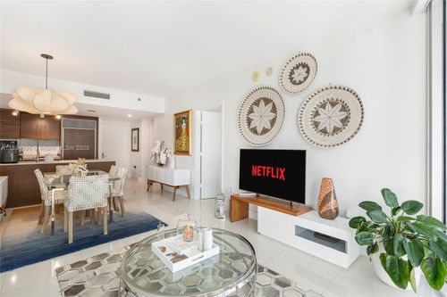 3111-475 Brickell Ave, Miami, FL, 33131-2597 | Card Image