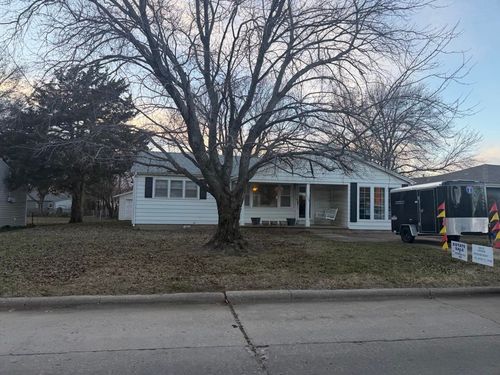 1725 Dearborn St, Augusta, KS, 67010-2107 | Card Image