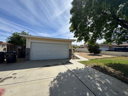 38820 Juniper Tree Road, Palmdale, CA, 93551 | Card Image