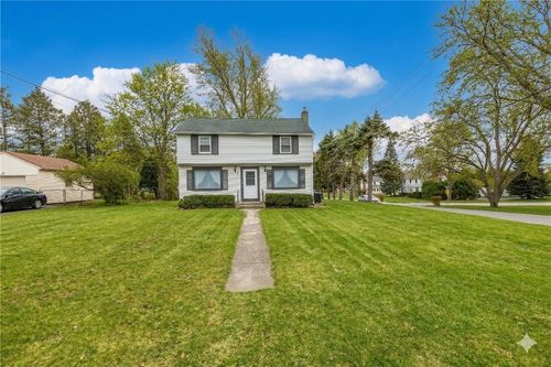 5 Baycrest Dr, Irondequoit, NY, 14622-3006 | Card Image