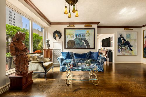 4lm-200 E 69th Street, New York City, NY, 10021 | Card Image