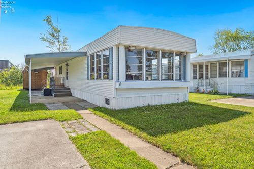 139 Rathbun Dr, Marblehead, OH, 43440-9549 | Card Image