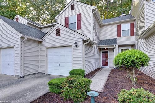 910 Lake Forest Dr, Newport News, VA, 23602-9414 | Card Image