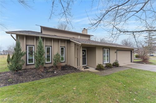 14866 Hartford Trl, Strongsville, OH, 44136-8218 | Card Image