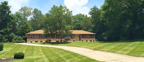 5790 Squirrelsnest Ln, Colerain Twp, OH, 45252-1047 | Card Image