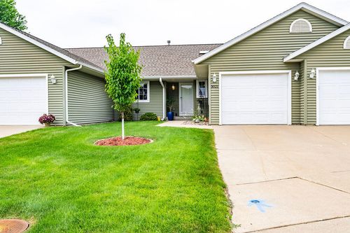 3021 Lakota Pl, La Crosse, WI, 54601-7379 | Card Image