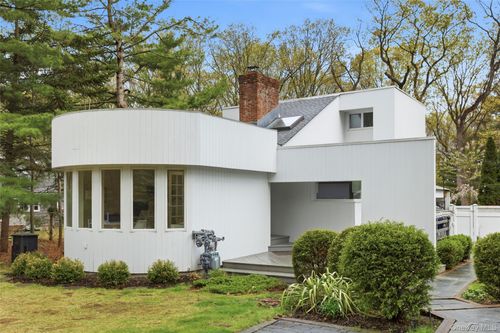 33 Hillside Rd, Stony Brook, NY, 11790-1018 | Card Image