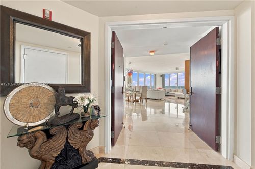n6-b-9595 Collins Ave, Surfside, FL, 33154-2618 | Card Image