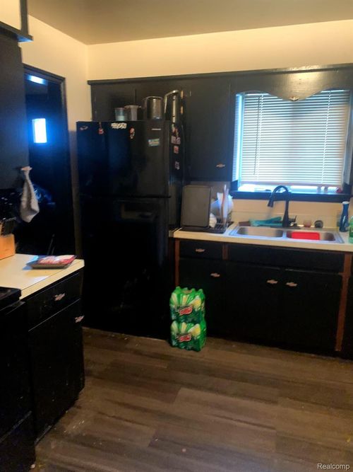 122 Hathaway St, Lansing, MI, 48917-3821 | Card Image