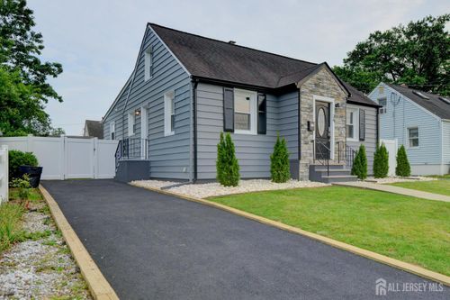 39 Delaware Ave, Carteret, NJ, 07008-1558 | Card Image