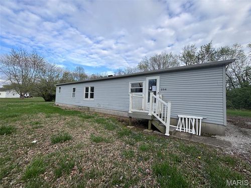 256 N 2nd Street, Livingston, IL, 62058 | Card Image