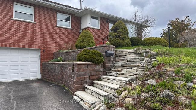 708 Tennyson Ave, House other with 4 bedrooms, 3 bathrooms and 4 parking in Oshawa ON | Image 3