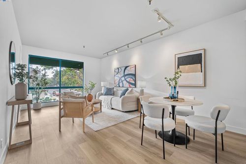 apt-d234-4250 El Camino Real, Palo Alto, CA, 94306-4458 | Card Image