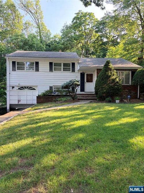108 Morningside Rd, Paramus, NJ, 07652-1662 | Card Image