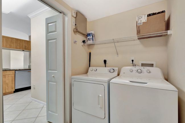 APT-302 - 6510 Emerald Dunes Dr, Condo with 2 bedrooms, 2 bathrooms and null parking in West Palm Beach FL | Image 13