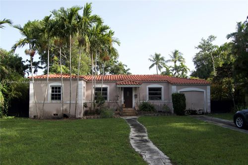 720 Ne 117th St, Biscayne Park, FL, 33161-6368 | Card Image