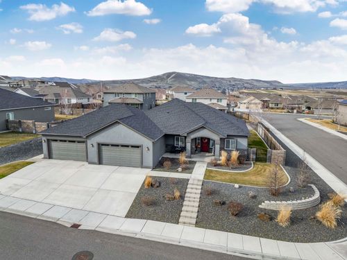595 Troy Ave, West Richland, WA, 99353-7866 | Card Image