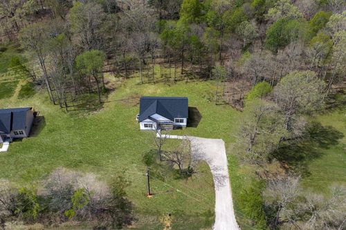 1416 E Piney Rd, Dickson, TN, 37055-3807 | Card Image