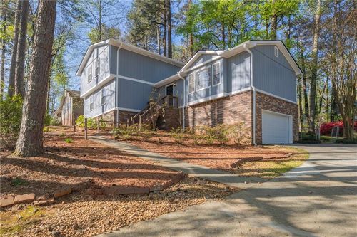 215 Hauteur Pl Sw, Lilburn, GA, 30047-6240 | Card Image