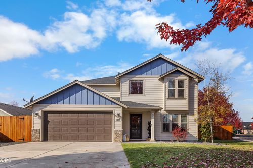 1311 Nw 21st St, Redmond, OR, 97756-7577 | Card Image