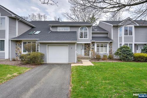7 Matthew, Wayne, NJ, 07470 | Card Image