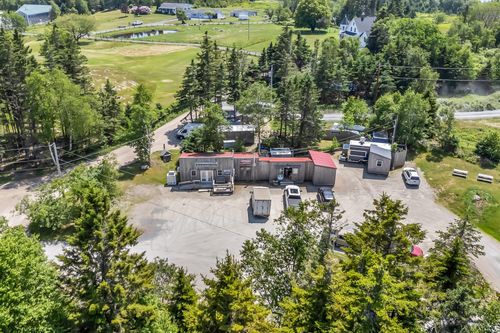 40 North Road, Swans Island, ME, 04685 | Card Image