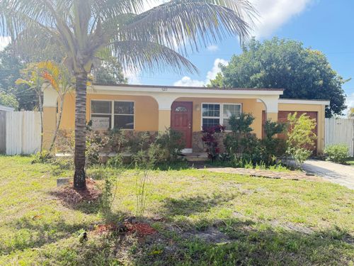 520 Seagrape Rd, Lantana, FL, 33462-5952 | Card Image