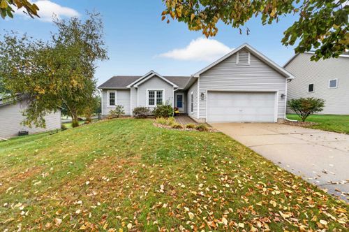 105 Terrace Ct, Mount Horeb, WI, 53572-2333 | Card Image