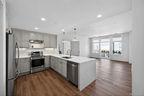 302-7220 W Bonfils Lane, Lakewood, CO, 80226 | Card Image