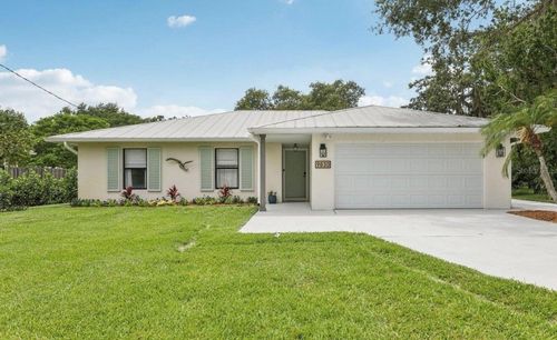 9830 Oak Trl, Micco, FL, 32976-3312 | Card Image