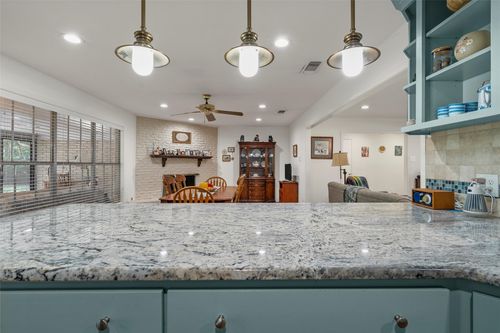 5512 Lake Charles Dr, Waco, TX, 76710-2726 | Card Image