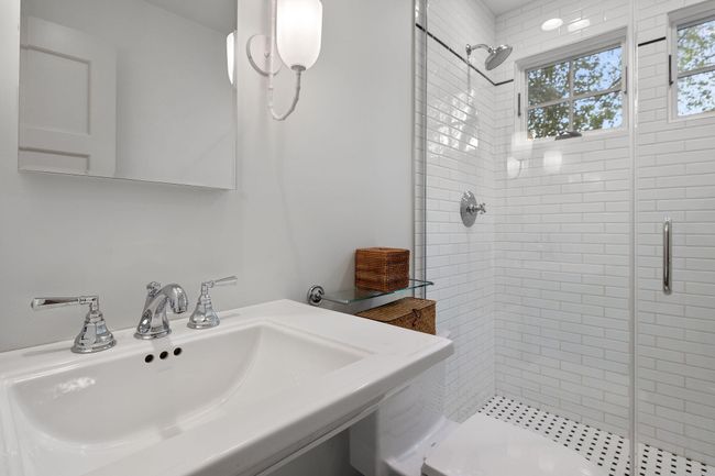 Guest bath 3 | Image 72