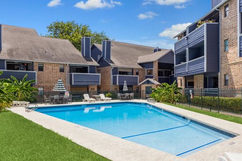 apt-200-2500 Burleson Rd, Austin, TX, 78741-5605 | Card Image