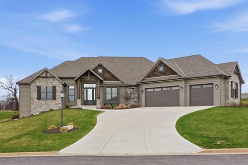 1636 Upland Court, Hartland, WI, 53029 | Card Image